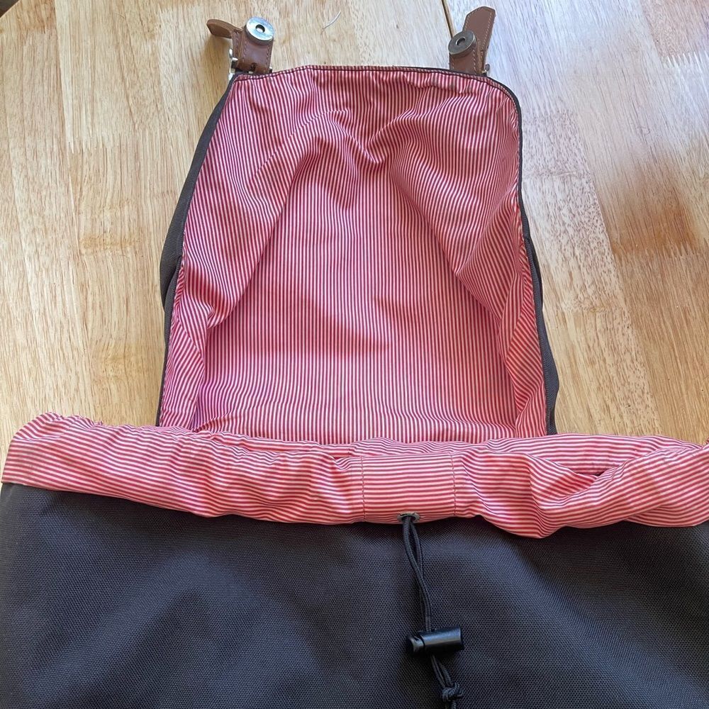 HERSCHEL Little America Backpack - Great Condition 30L Striped Lining - Picture 6 of 6